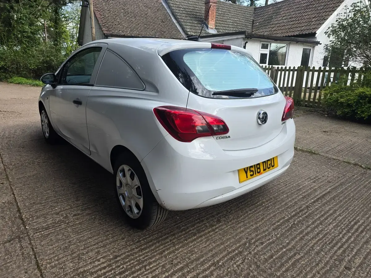 Used Vauxhall Corsa 2018 White Hatchback