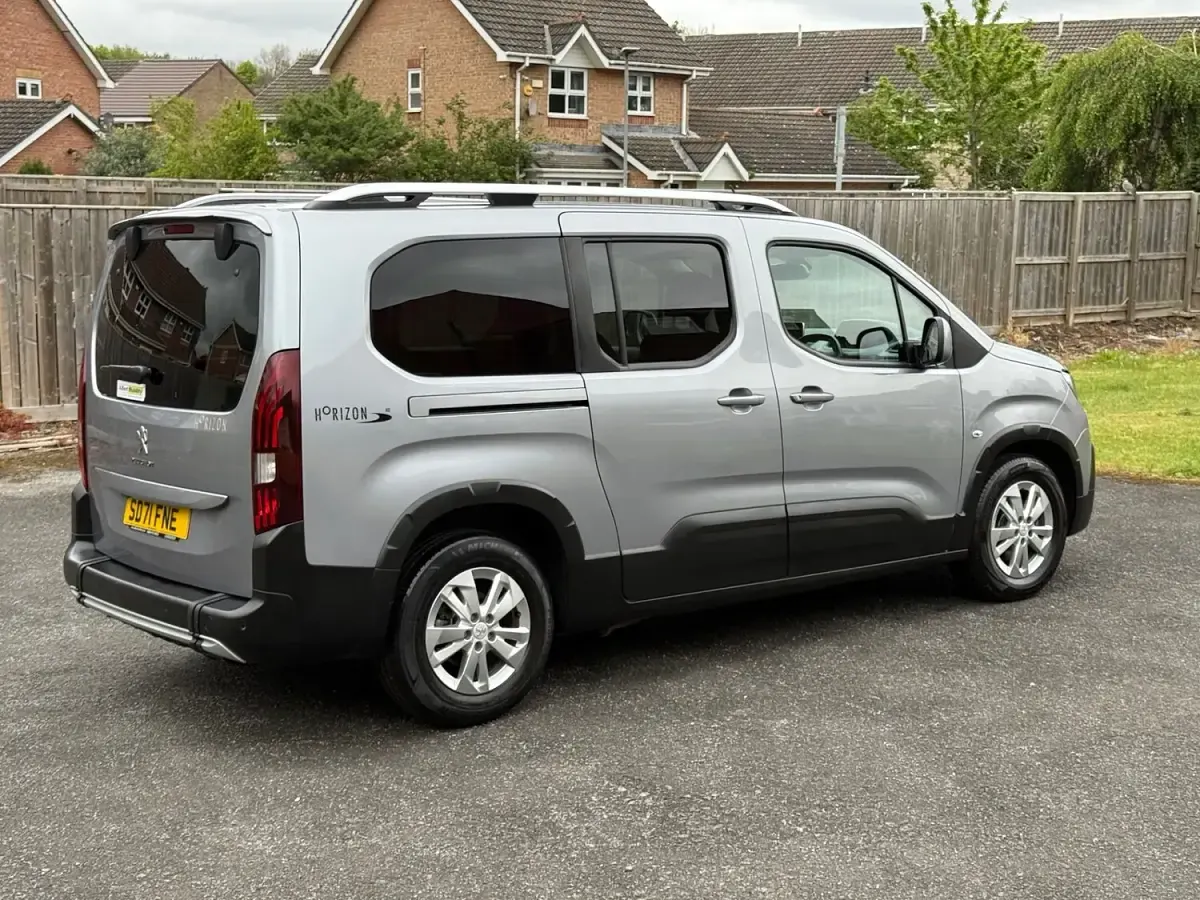 Used Peugeot Rifter Allure Premium 131 HP (96 kW) 2021 Grey MPV
