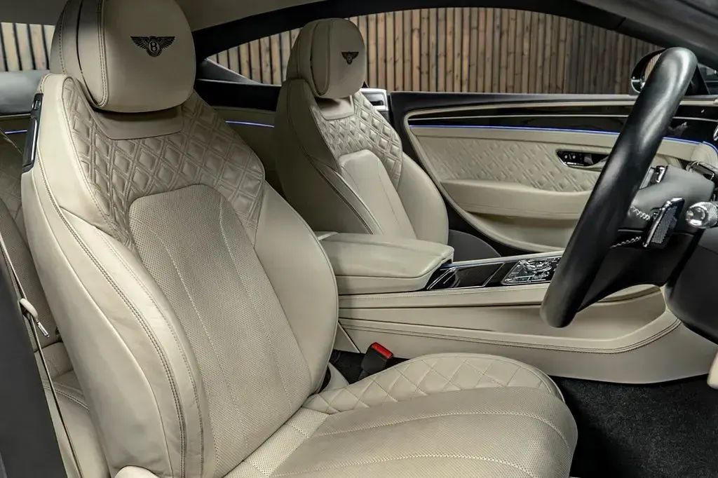 Begagnad Bentley Continental Mulliner 2018 Grå Sportkupé