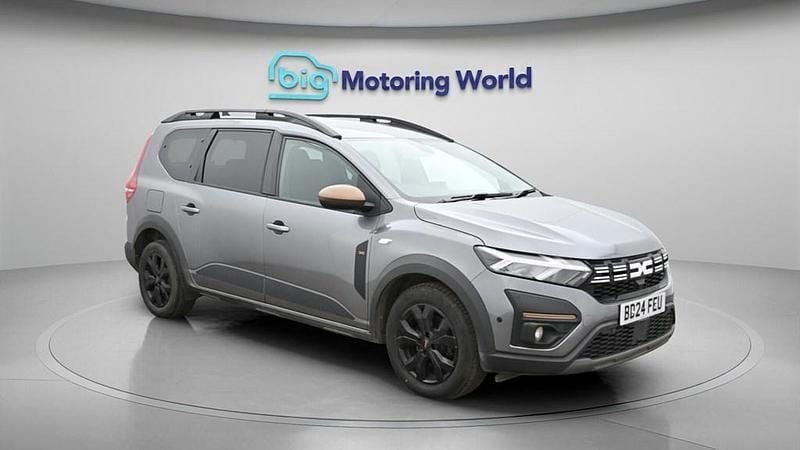 Used Dacia Jogger Extreme 110 HP (80 kW) 2024 Grey MPV