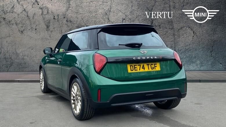 Used Mini Cooper Classic 204 HP (150 kW) 2024 Hatchback