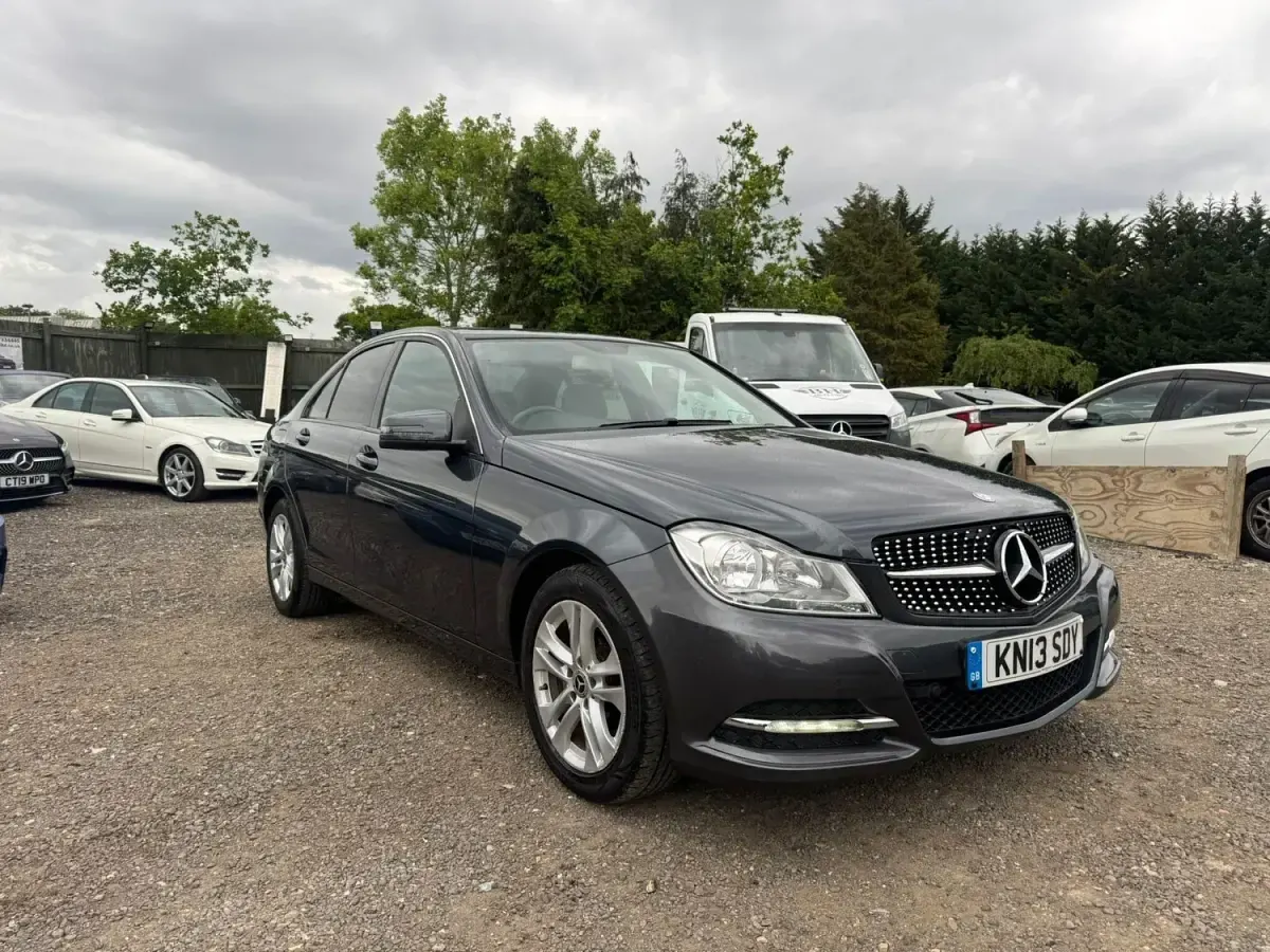 Begagnad Mercedes C180 Executive 2013 Grå Sedan