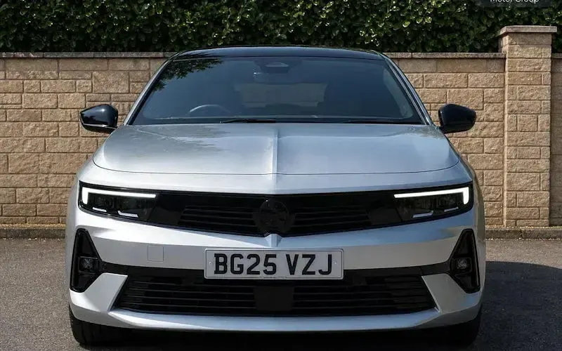 Used Vauxhall Astra Ultimate 131 HP (96 kW) 2026 Hatchback