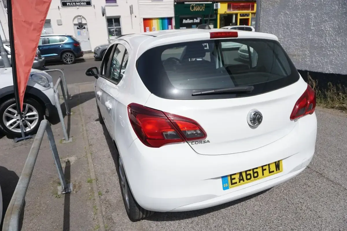 Used Vauxhall Corsa 2016 White Hatchback