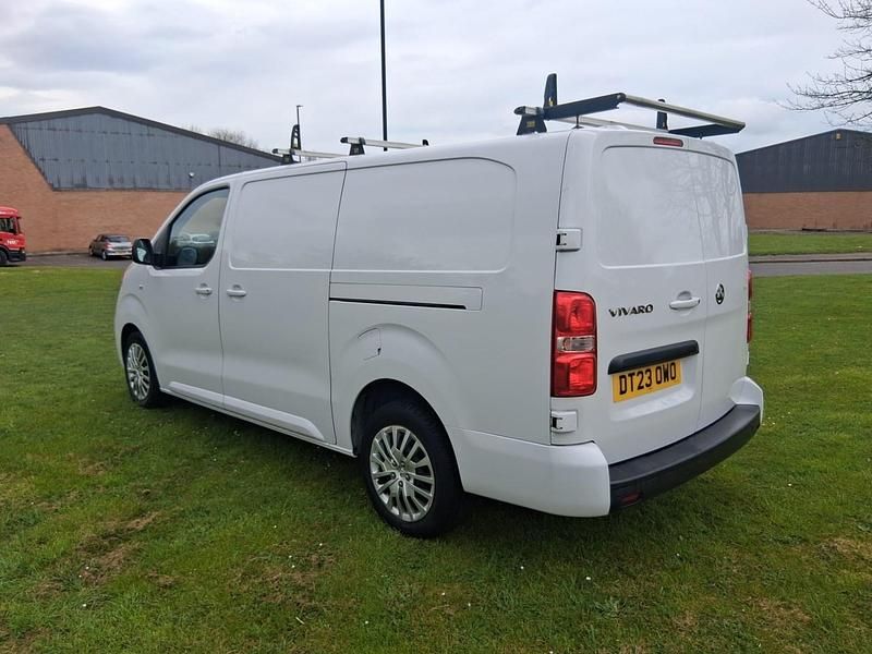 Used Vauxhall Vivaro 100 HP (73 kW) 2023 White MPV