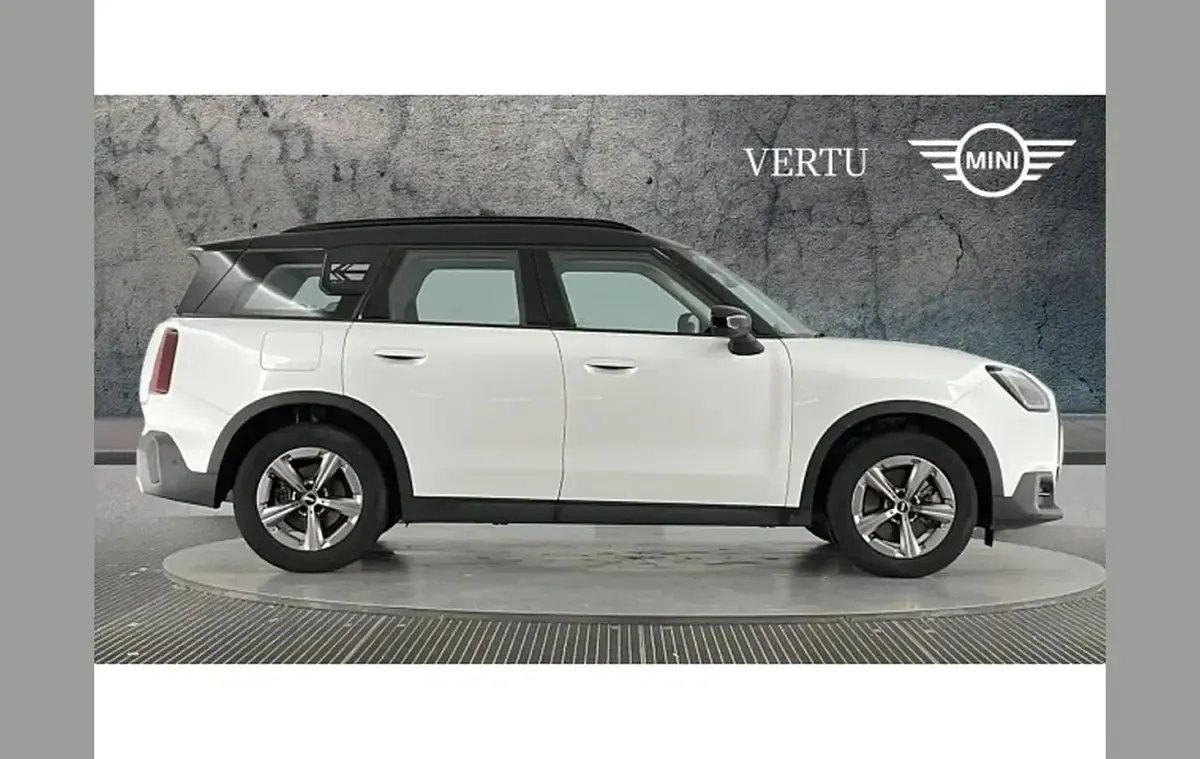 Used Mini Countryman Classic 214 HP (157 kW) 2024 White SUV