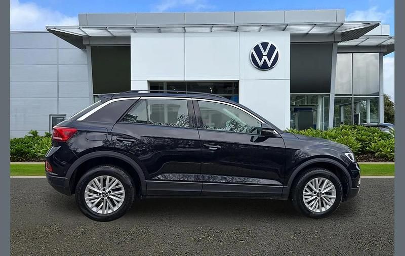 Used VW T-Roc Life 150 HP (110 kW) 2022 Black SUV