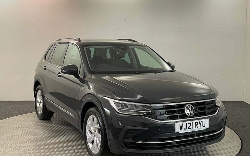 Used 2023 VW Tiguan Life SUV | £14,520 (Good price) - Image 1/4