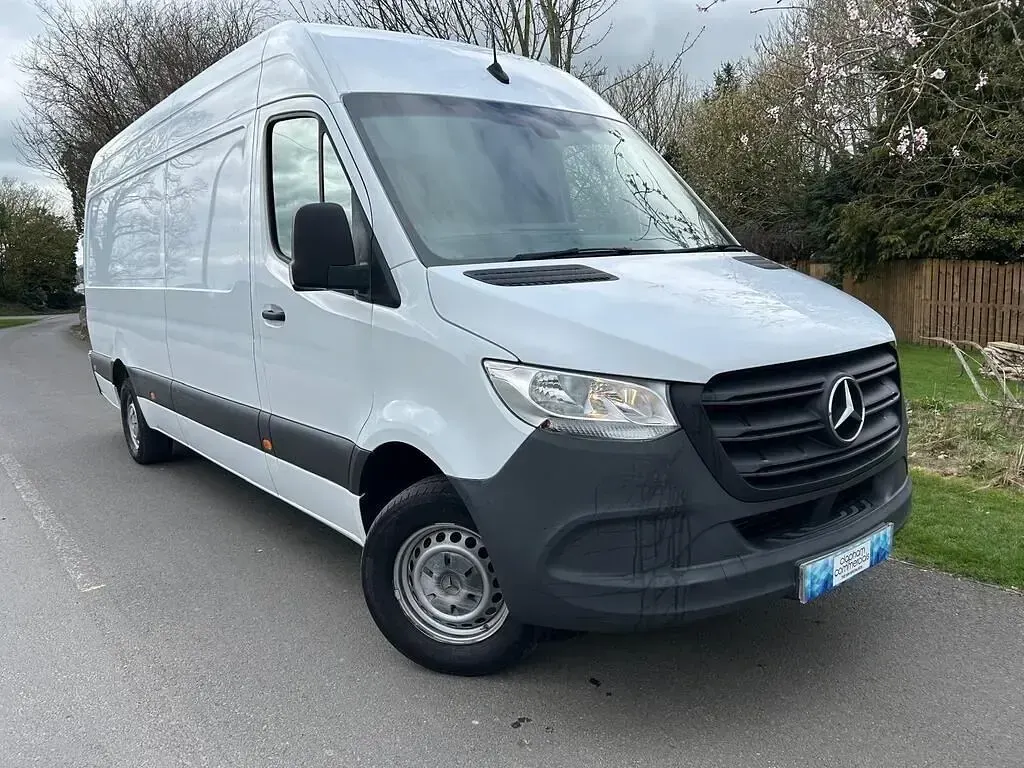 Begagnad Mercedes Sprinter Progressive 141 HK (103 kW) 2021 Vit Van