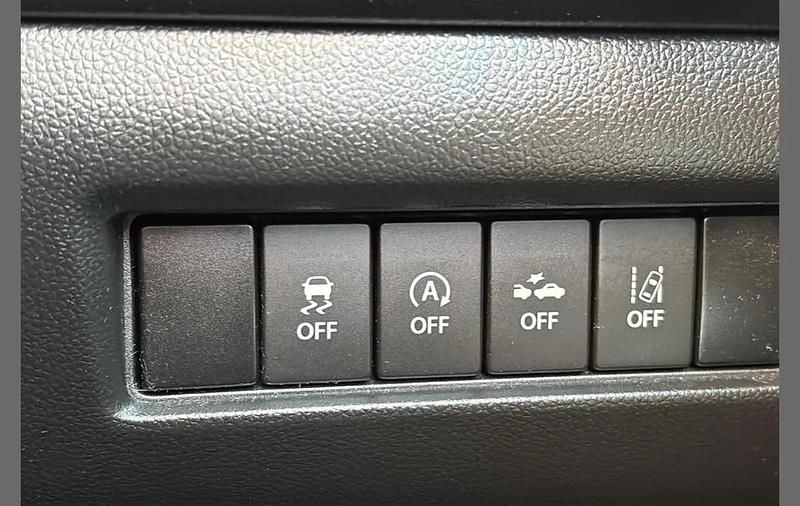 White Used 2019 Suzuki Swift SZ5 Hatchback | £7,299 - Image 1/4