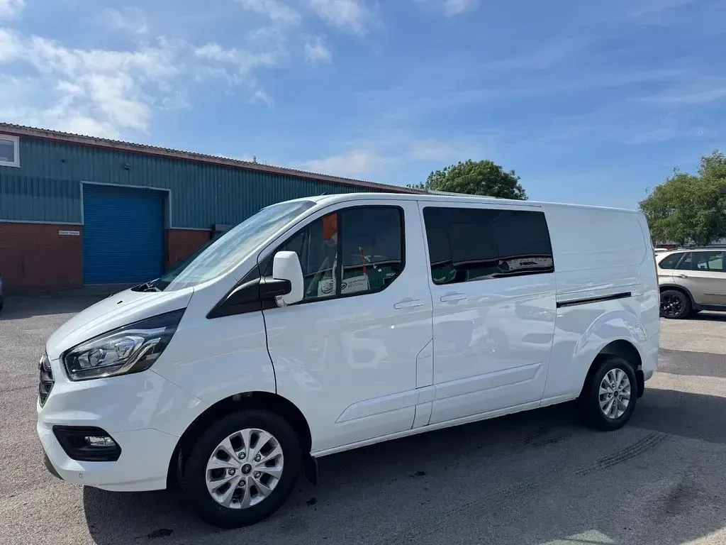 Used Ford 300 Limited 130 HP (95 kW) 2022 White Van