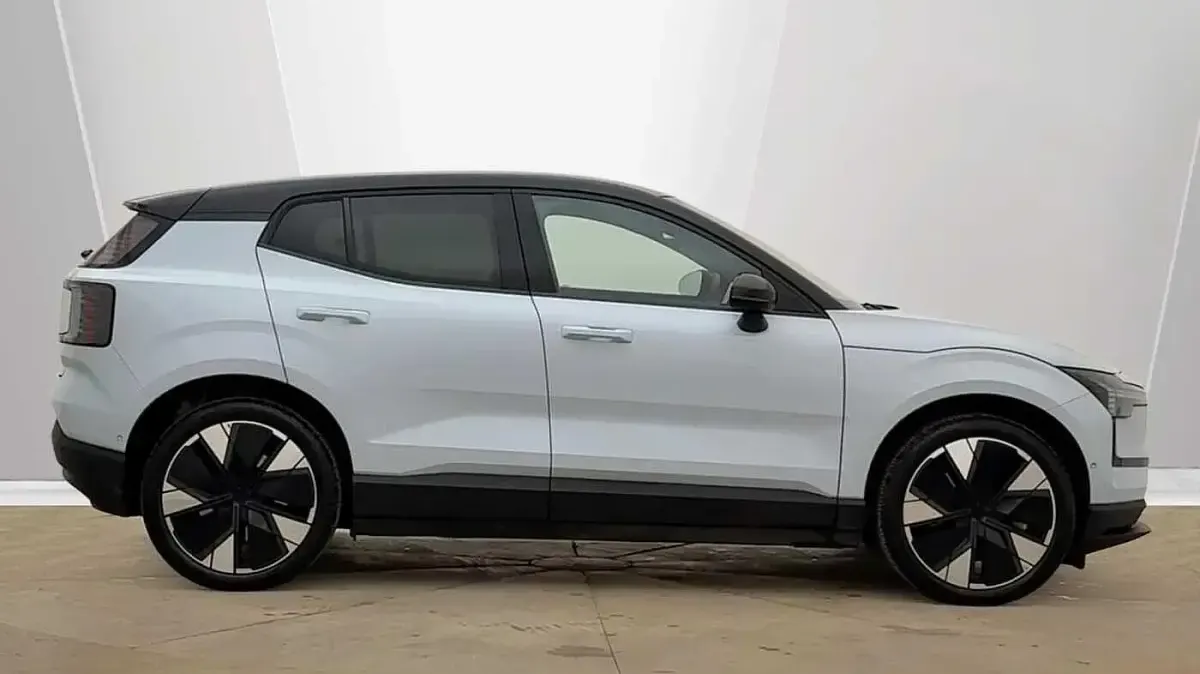 Used Volvo EX30 Performance 314 kW (428 HP) 2025 Blue SUV