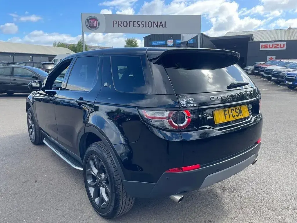 Used Land Rover Discovery 5 Landmark 180 HP (132 kW) 2019 Black SUV