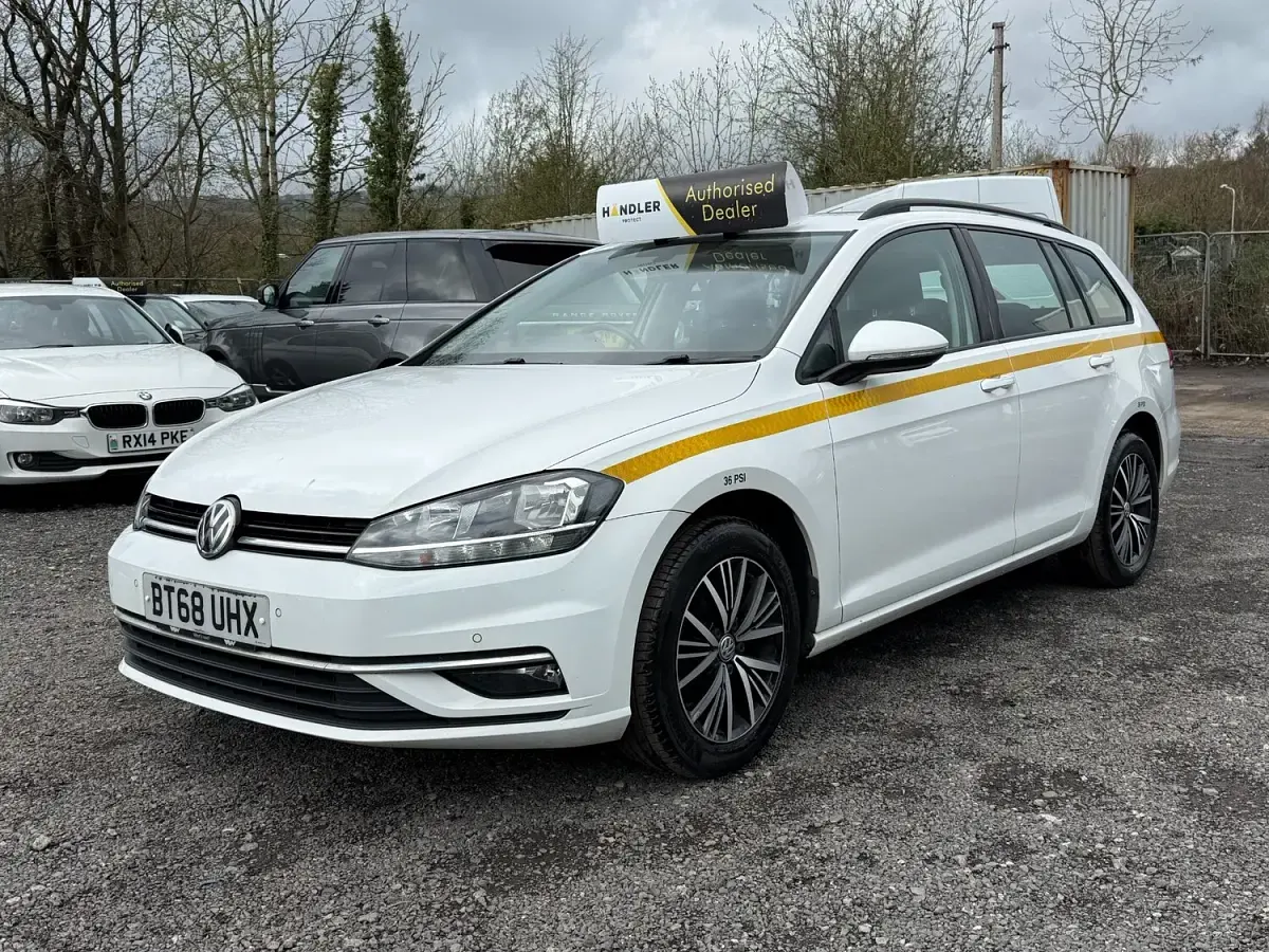 Used VW Golf VII SE 115 HP (84 kW) 2018 White Estate