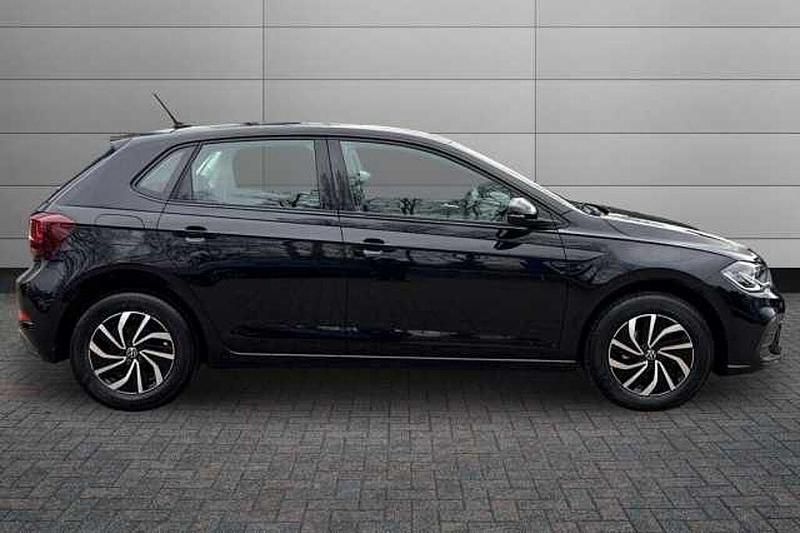 Used VW Polo Life 95 HP (69 kW) 2023 Black Hatchback
