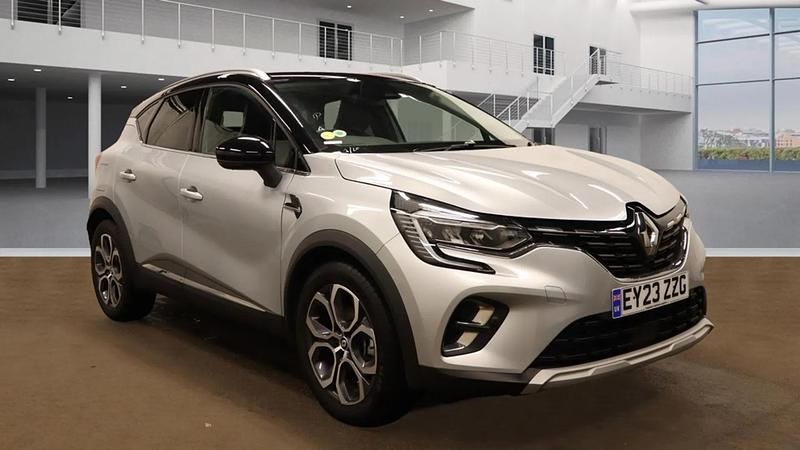Grey/black Used 2023 Renault Captur Techno SUV | £17,899 (Fair price) - Image 1/2