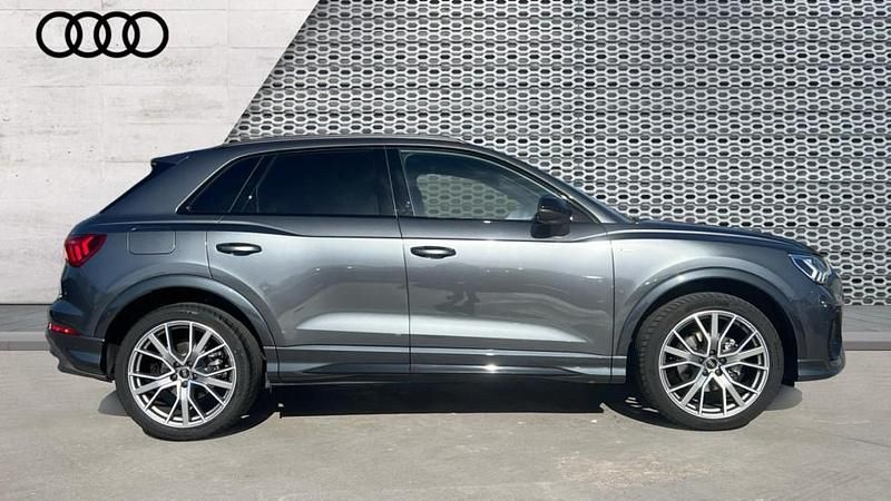 Begagnad Audi Q3 Black Edition 150 HK (110 kW) 2025 Grå SUV