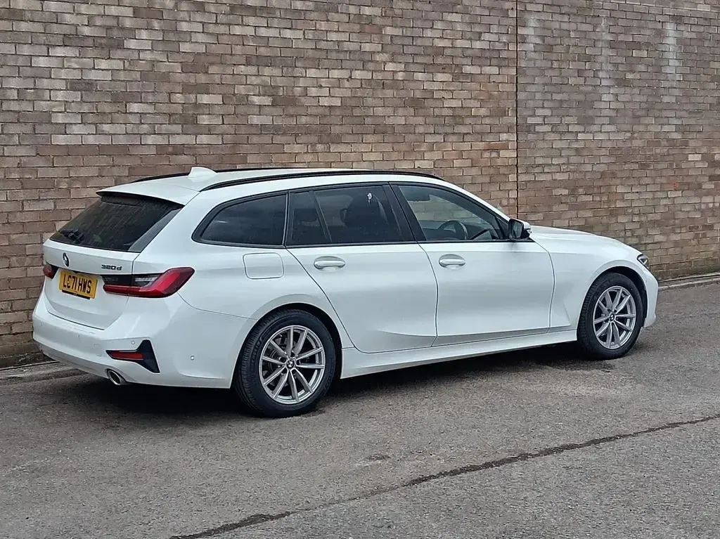 Used BMW 320 Comfort Edition 190 HP (139 kW) 2022 White Estate