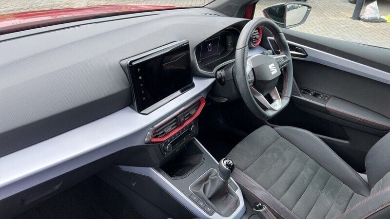 Used Seat Arona FR Sport 110 HP (80 kW) 2022 Red SUV