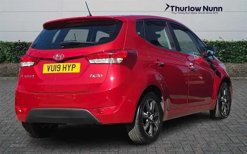 Used Hyundai ix20 SE 125 HP (91 kW) 2018 Red Hatchback