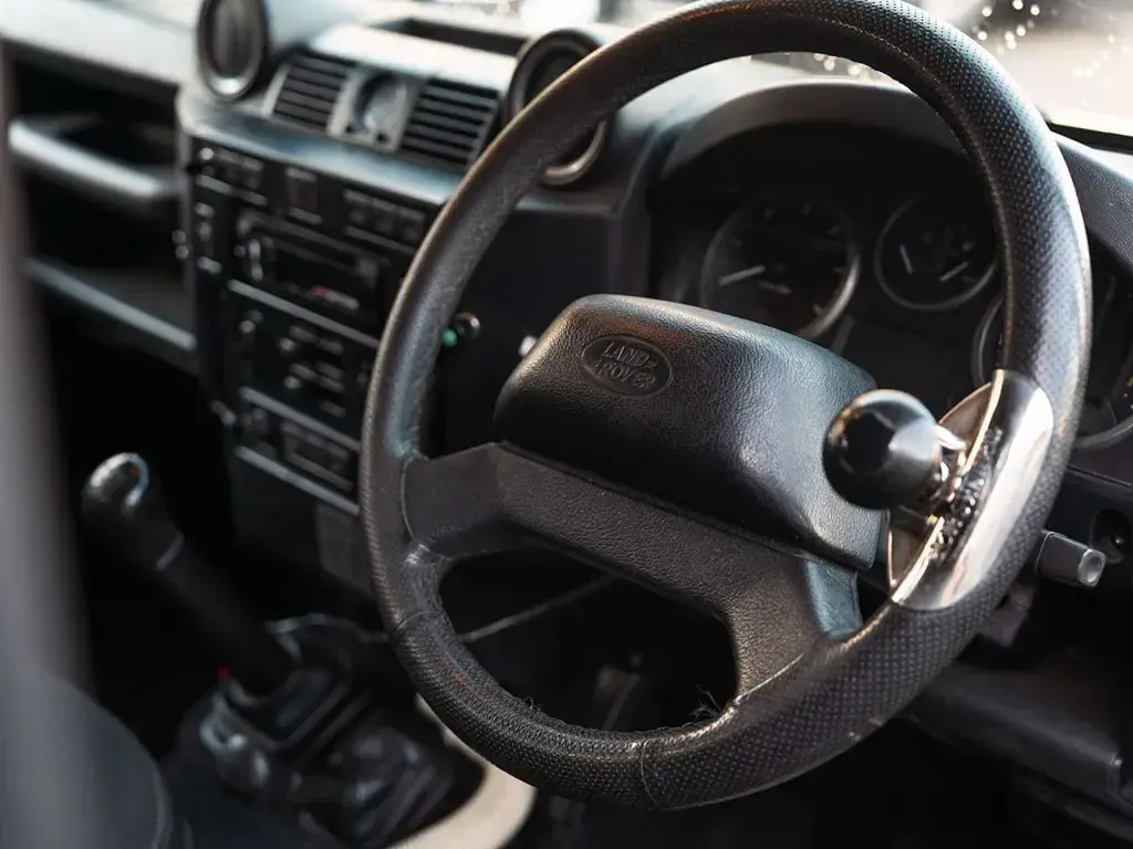 Used Land Rover Defender 121 HP (88 kW) 2007 Estate