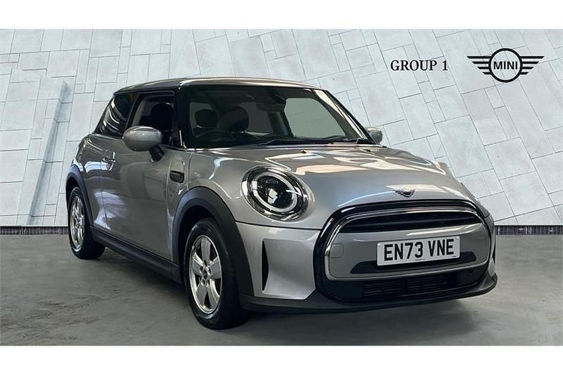 Used Mini Cooper Classic 136 HP (100 kW) 2024 Silver Hatchback