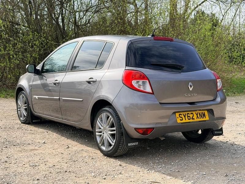Used Renault Clio IV Dynamique 2012 Grey Hatchback