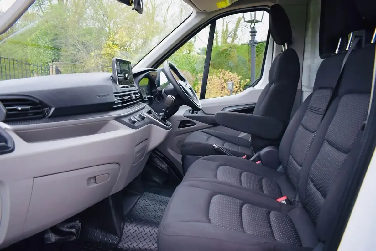 Usado Maxus V90 148 HP (108 kW) 2022 Branco Van