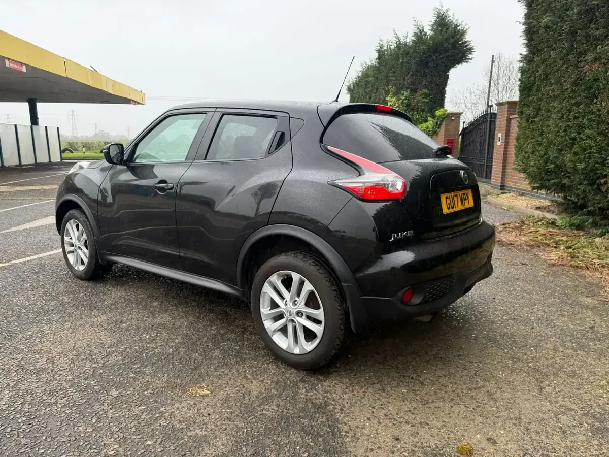 Used Nissan Juke N-Connecta 113 HP (83 kW) 2017 Black SUV