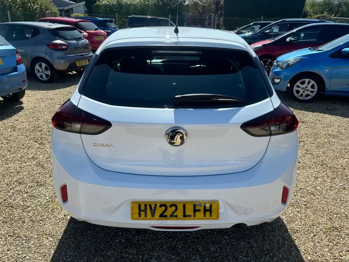 Used Vauxhall Corsa Edition 75 HP (55 kW) 2022 White Hatchback