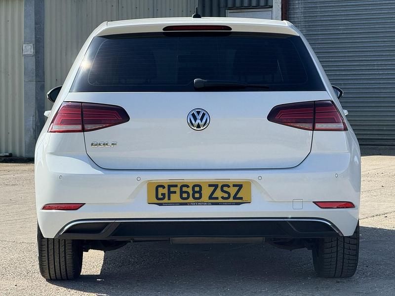 Używany VW Golf VII SE 115 KM (84 kW) 2018 Biały Hatchback
