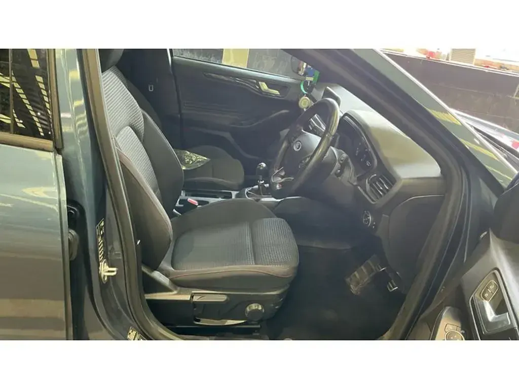 Used Ford Focus ST-Line 2021 Chrome blue (premium paint) Hatchback