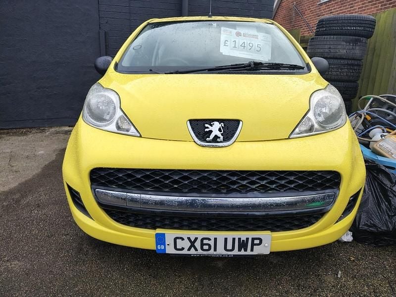 Used Peugeot 107 68 HP (50 kW) 2011 Yellow Hatchback