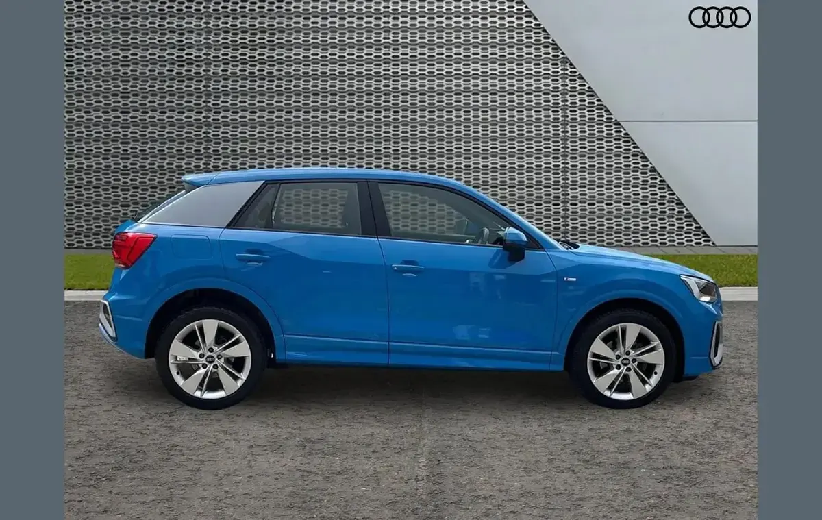 Used Audi Q2 S-Line 147 HP (108 kW) 2021 Blue SUV