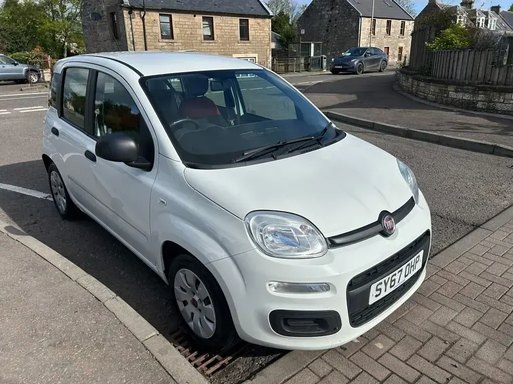 Used Fiat Panda Pop 69 HP (50 kW) 2017 White Hatchback