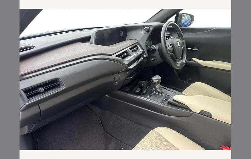 Used Lexus UX 250h 184 HP (135 kW) 2019 Grey SUV