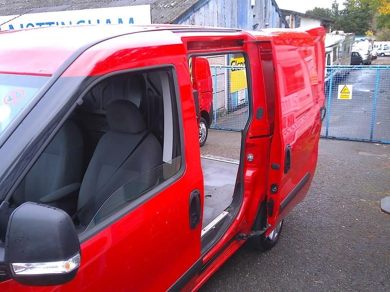 Used Fiat Doblò 2013 Red MPV