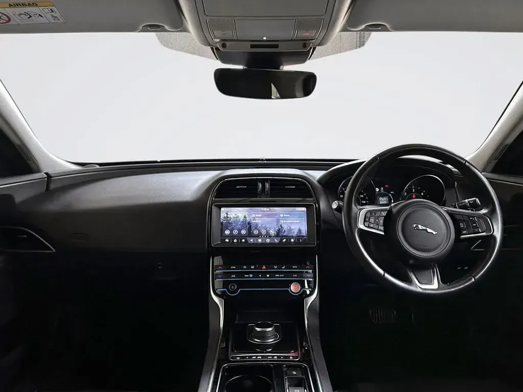 Used Jaguar XE Prestige 180 HP (132 kW) 2019 Grey Sedan