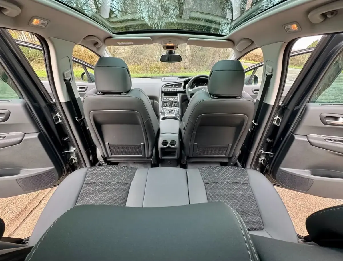 Gebraucht Peugeot 3008 Allure 120 PS (88 kW) 2017 Grau SUV