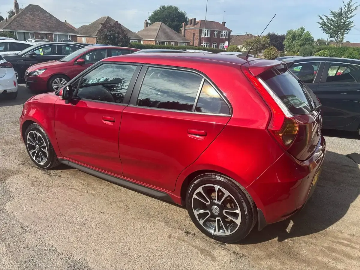 Used MG MG3 106 HP (77 kW) 2017 Red Hatchback