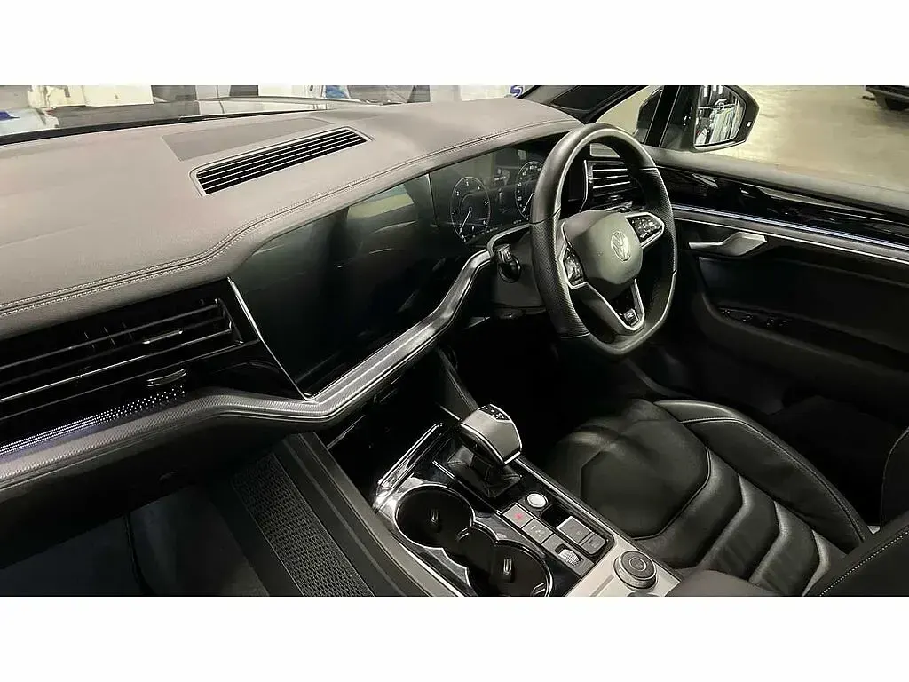 Used VW Touareg Black Edition 286 HP (210 kW) 2023 Black SUV