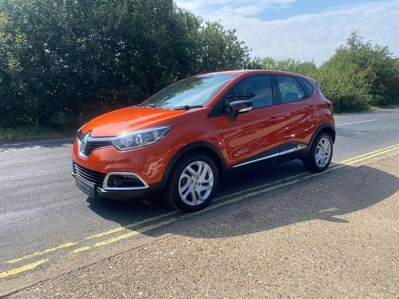 Orange Used 2016 Renault Captur Dynamique SUV | £4,295 (Fair price) - Image 1/4