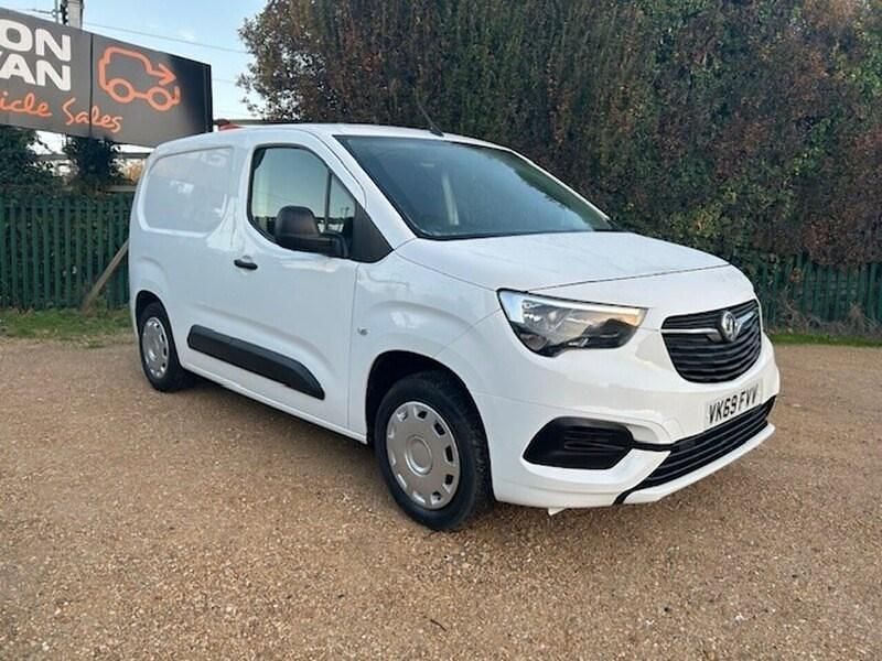 White Used 2020 Vauxhall Combo Sportive Van | £6,950 (Good price) - Image 1/4