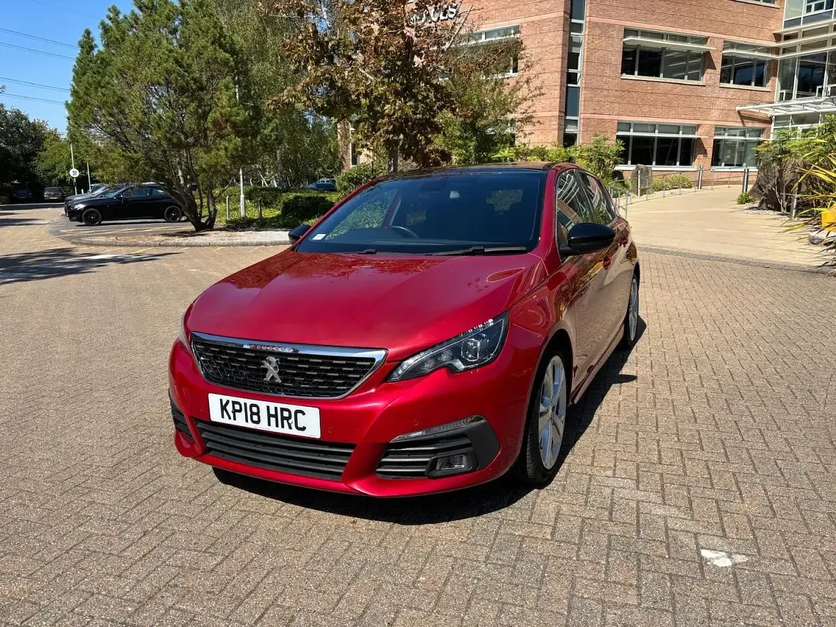 Used Peugeot 308 GT-line 130 HP (95 kW) 2018 Red Hatchback