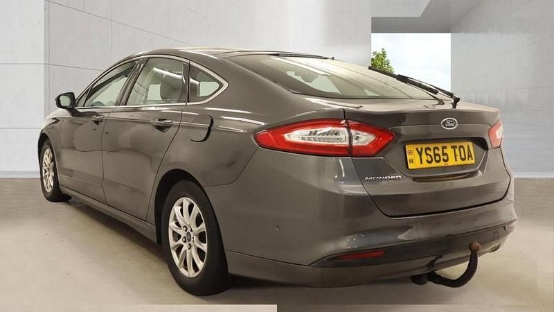 Used Ford Mondeo Zetec 180 HP (132 kW) 2015 Magnetic grey Hatchback