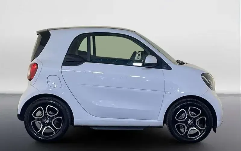 Used Smart ForTwo Electric Drive Prime 60 kW (82 HP) 2018 White Coupe