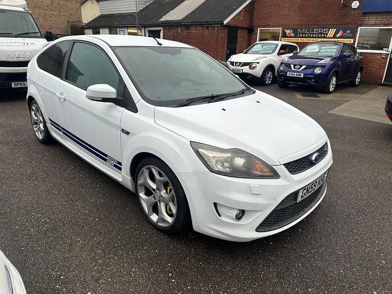 Used Ford Focus ST 2010 White Hatchback