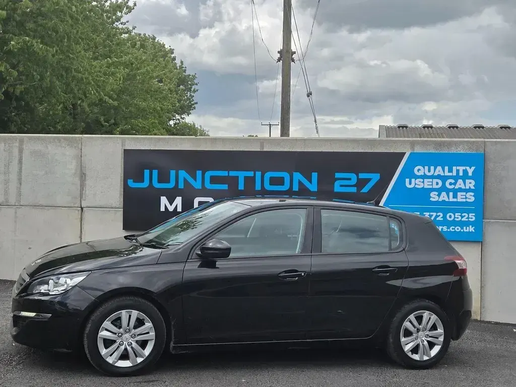 Used Peugeot 308 Active 115 HP (84 kW) 2014 Black Hatchback