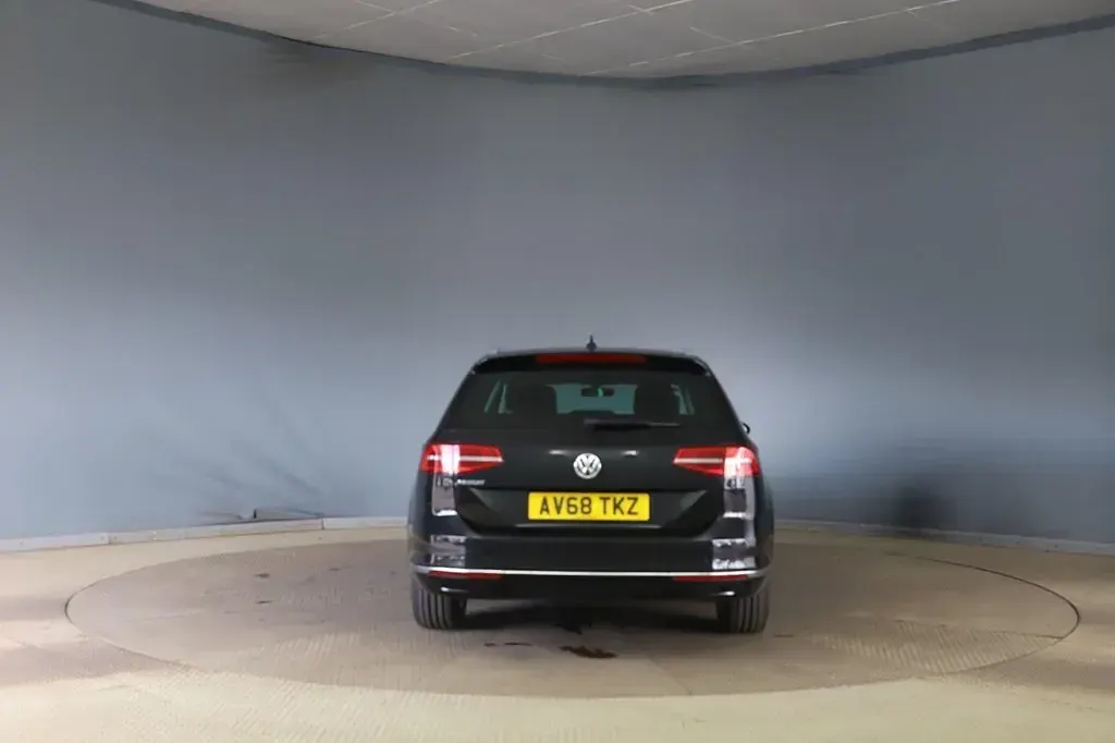 Używany VW Passat GT 150 KM (110 kW) 2018 Czarny Kombi