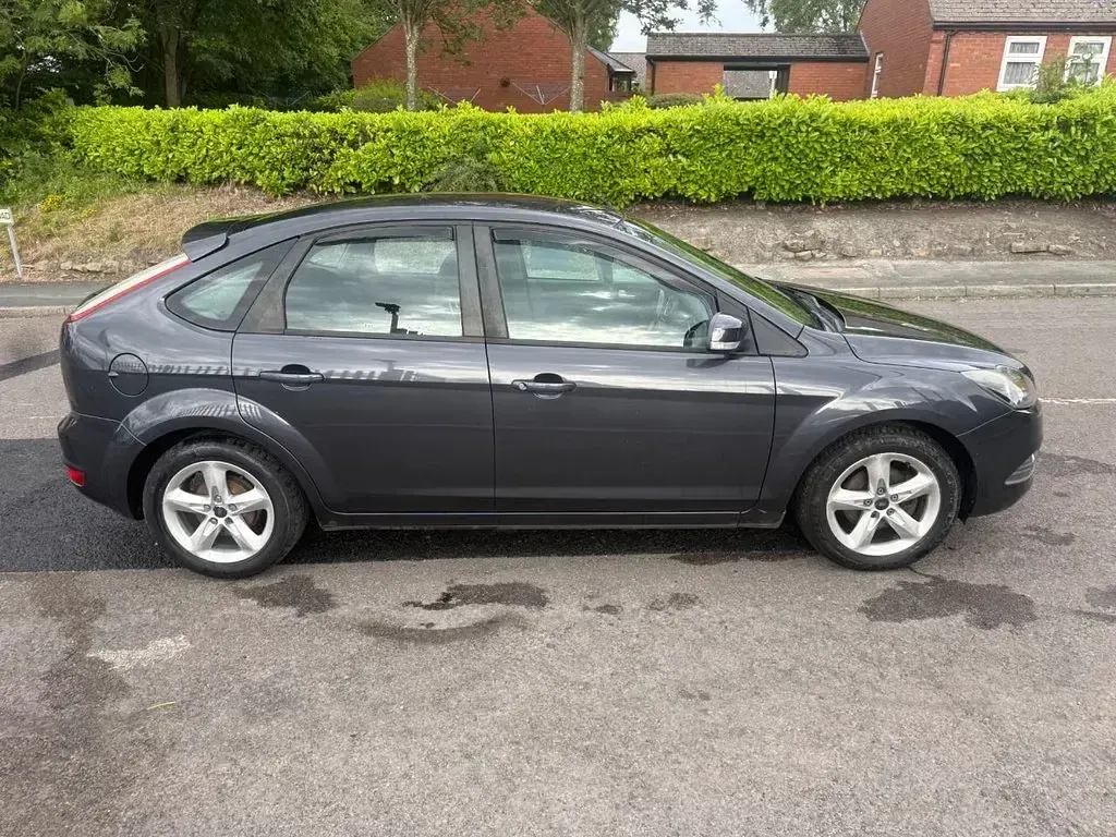Used Ford Focus Zetec 2009 Grey Hatchback